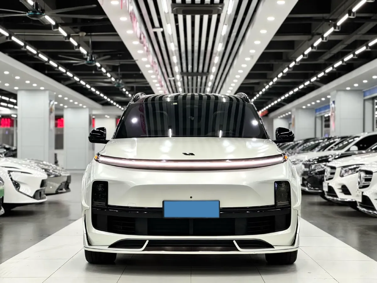 2023 Li L8 Range Extended 154HP REEV 40.9KWH,autocango,china used car exporter,china ev exporter,chinese used car exporter,chinese used ev exporter