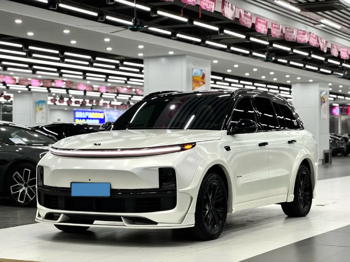 2023 Li L8 Range Extended 154HP REEV 40.9KWH,autocango,china used car exporter,china ev exporter,chinese used car exporter,chinese used ev exporter