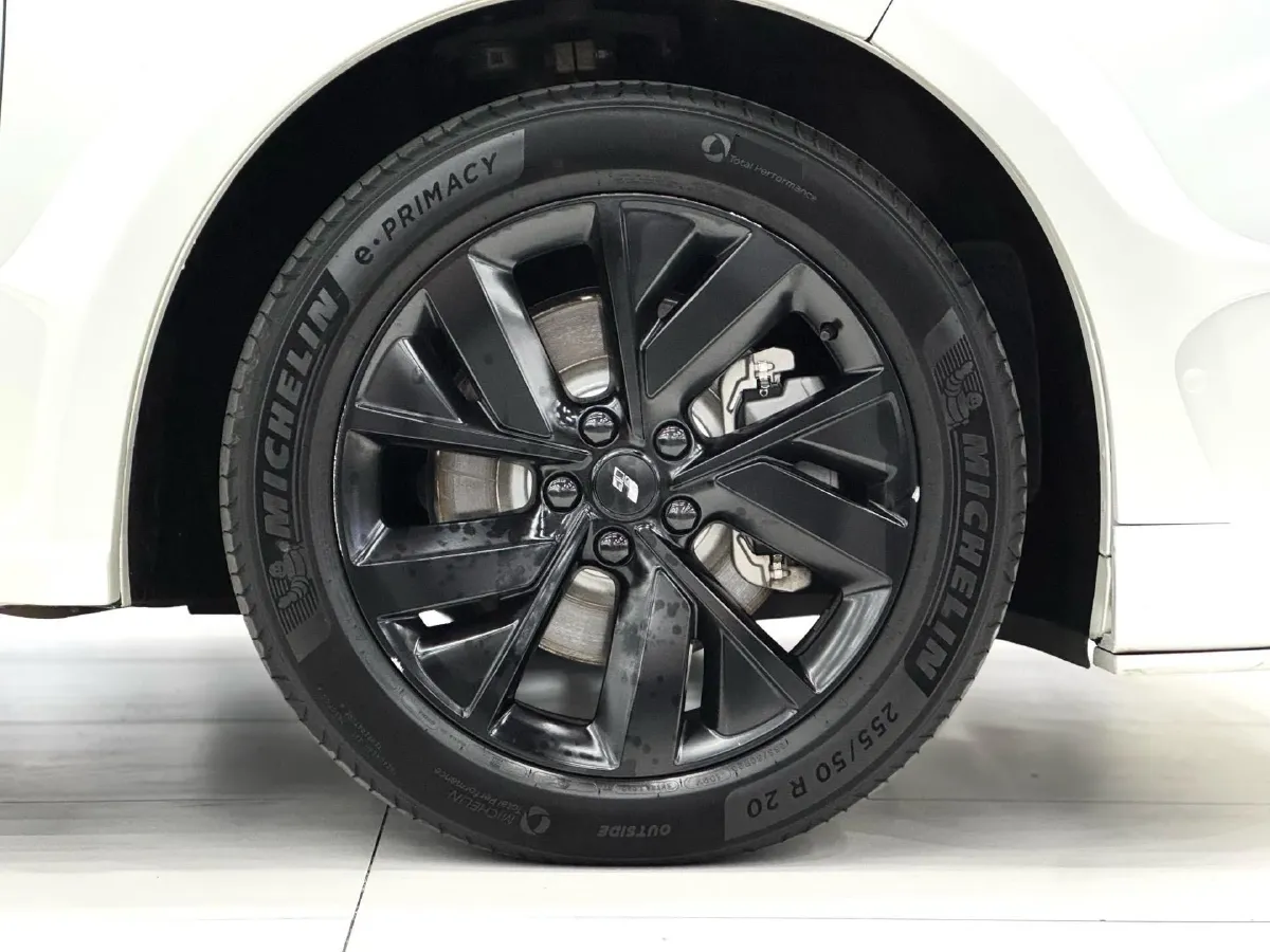 2023 Li L8 Range Extended 154HP REEV 40.9KWH,autocango,china used car exporter,china ev exporter,chinese used car exporter,chinese used ev exporter