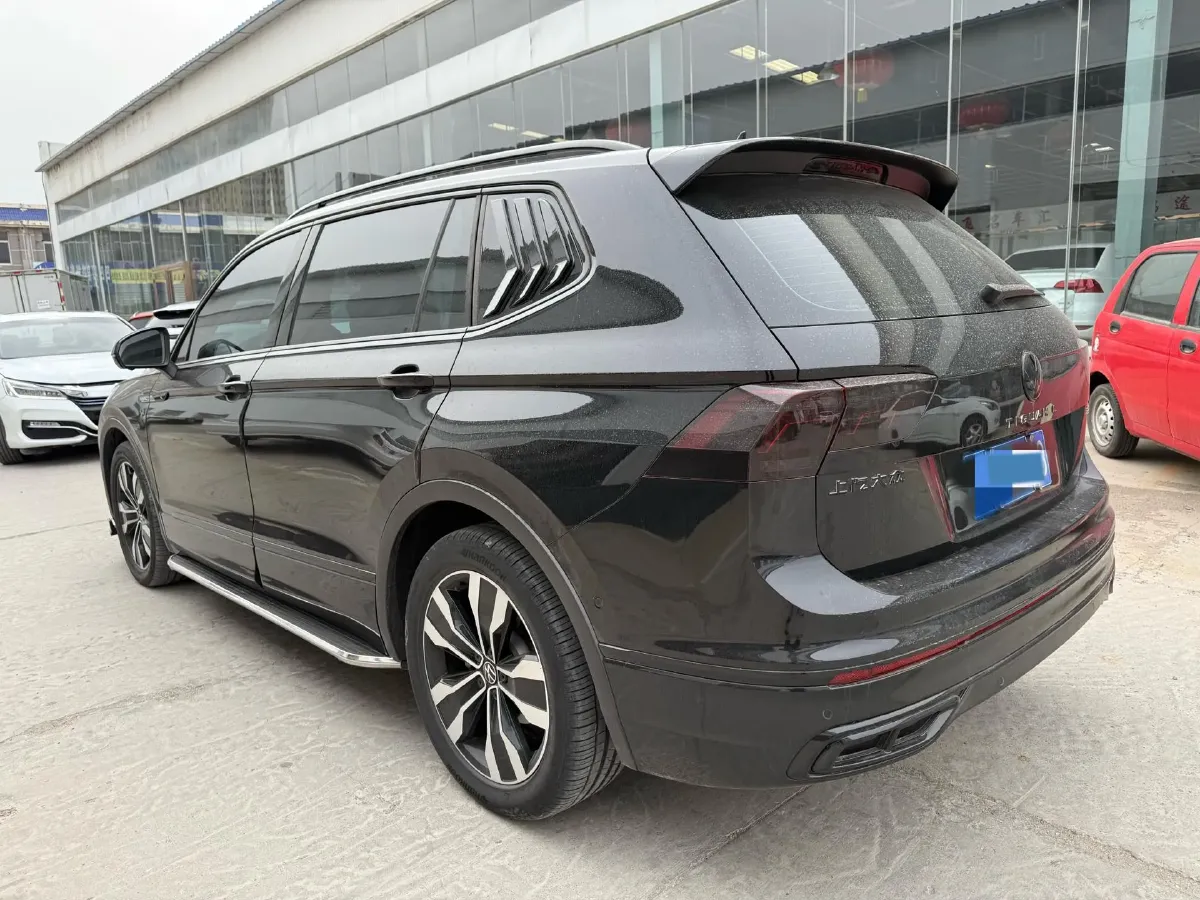 2024 Volkswagen Tiguan L 2.0T 186HP L4 7DCT,autocango,china used car exporter,china ev exporter,chinese used car exporter,chinese used ev exporter