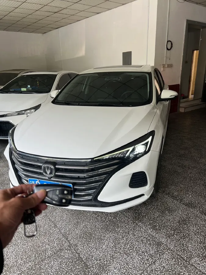 2022 ChangAn Eado 1.6L 128HP L4 5MT,autocango,china used car exporter,china ev exporter,chinese used car exporter,chinese used ev exporter