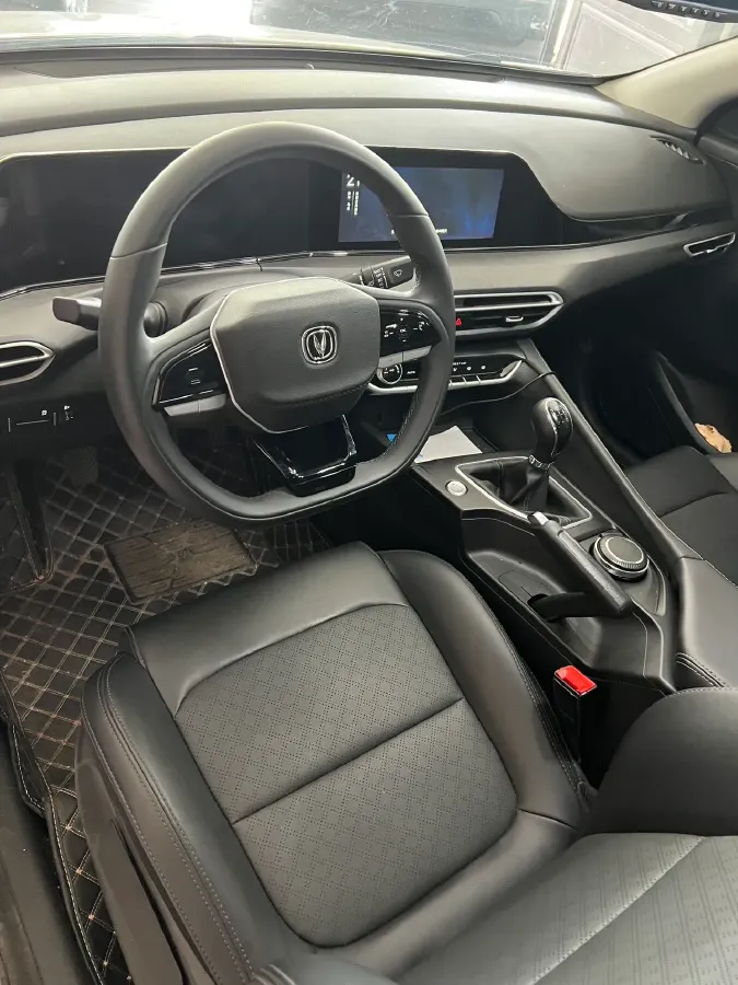 2022 ChangAn Eado 1.6L 128HP L4 5MT,autocango,china used car exporter,china ev exporter,chinese used car exporter,chinese used ev exporter