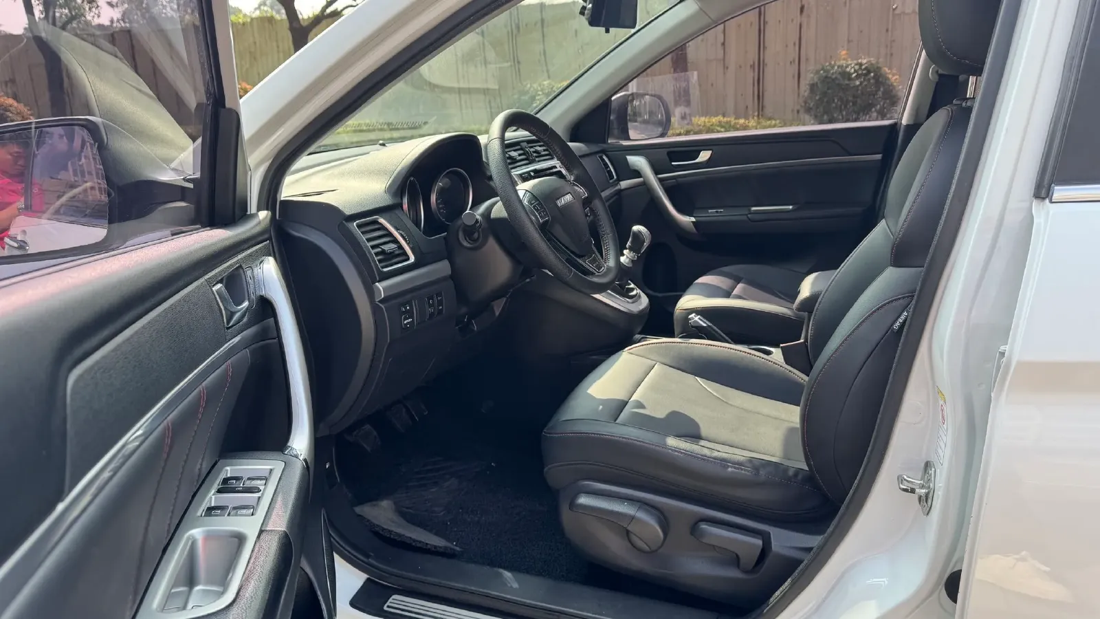 2019 Haval M6 1.5T 150HP L4 6MT,autocango,china used car exporter,china ev exporter,chinese used car exporter,chinese used ev exporter