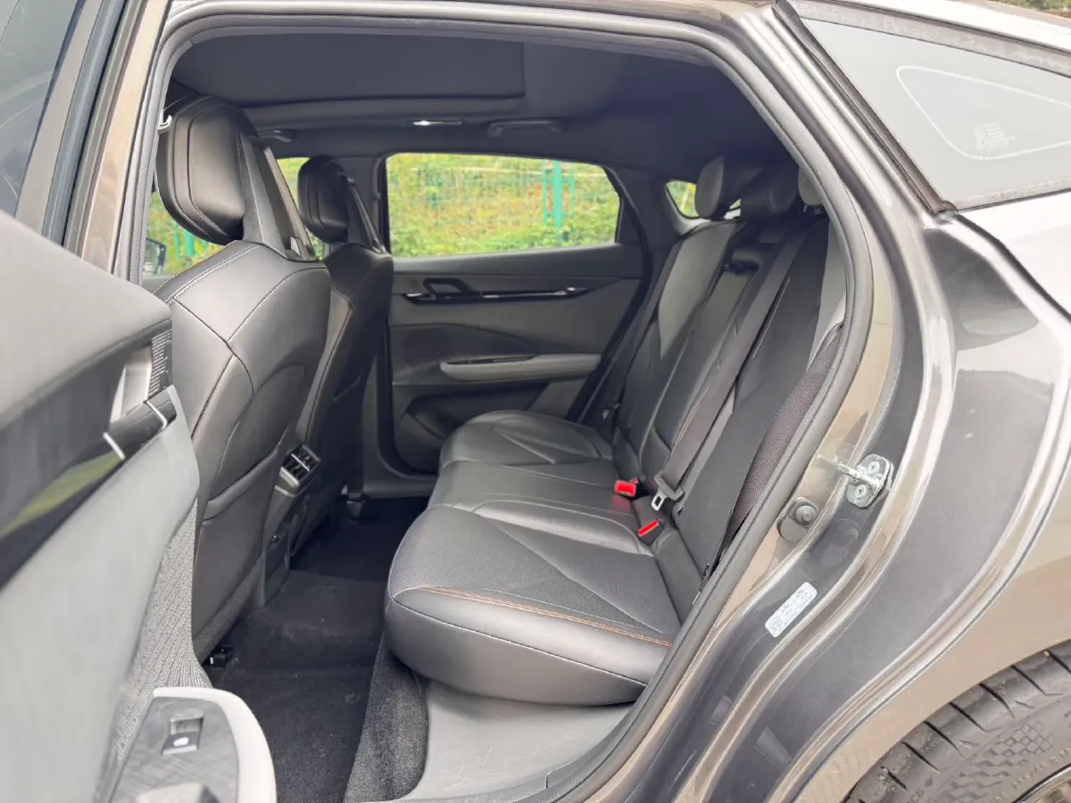 2022 ChangAn UNI-V 1.5T 188HP L4 7DCT,autocango,china used car exporter,china ev exporter,chinese used car exporter,chinese used ev exporter