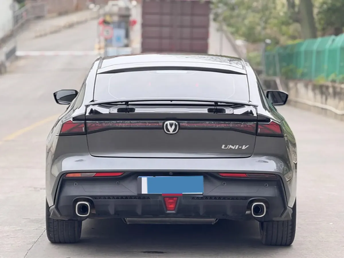 2022 ChangAn UNI-V 1.5T 188HP L4 7DCT,autocango,china used car exporter,china ev exporter,chinese used car exporter,chinese used ev exporter