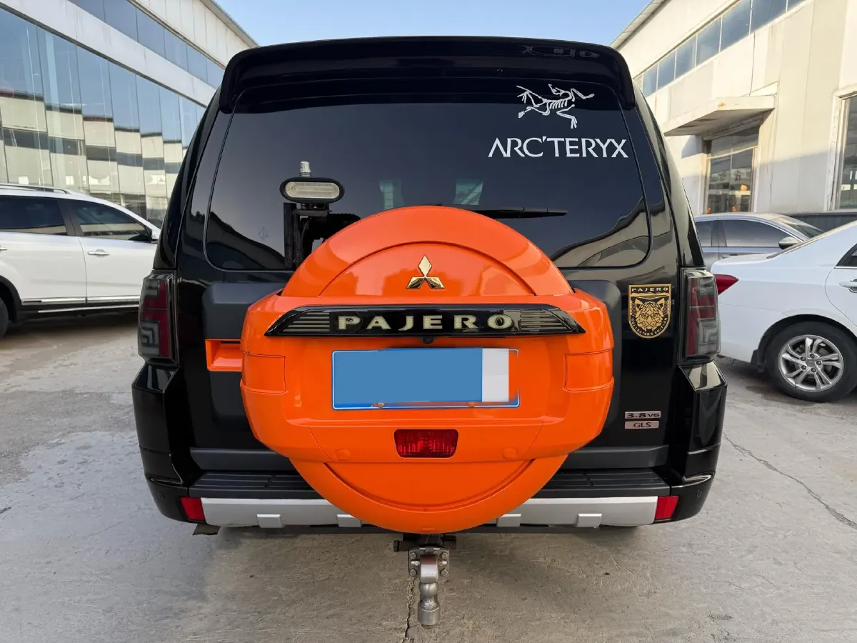 2020 Mitsubishi Pajero 3.0L 174HP V6 5AT,autocango,china used car exporter,china ev exporter,chinese used car exporter,chinese used ev exporter