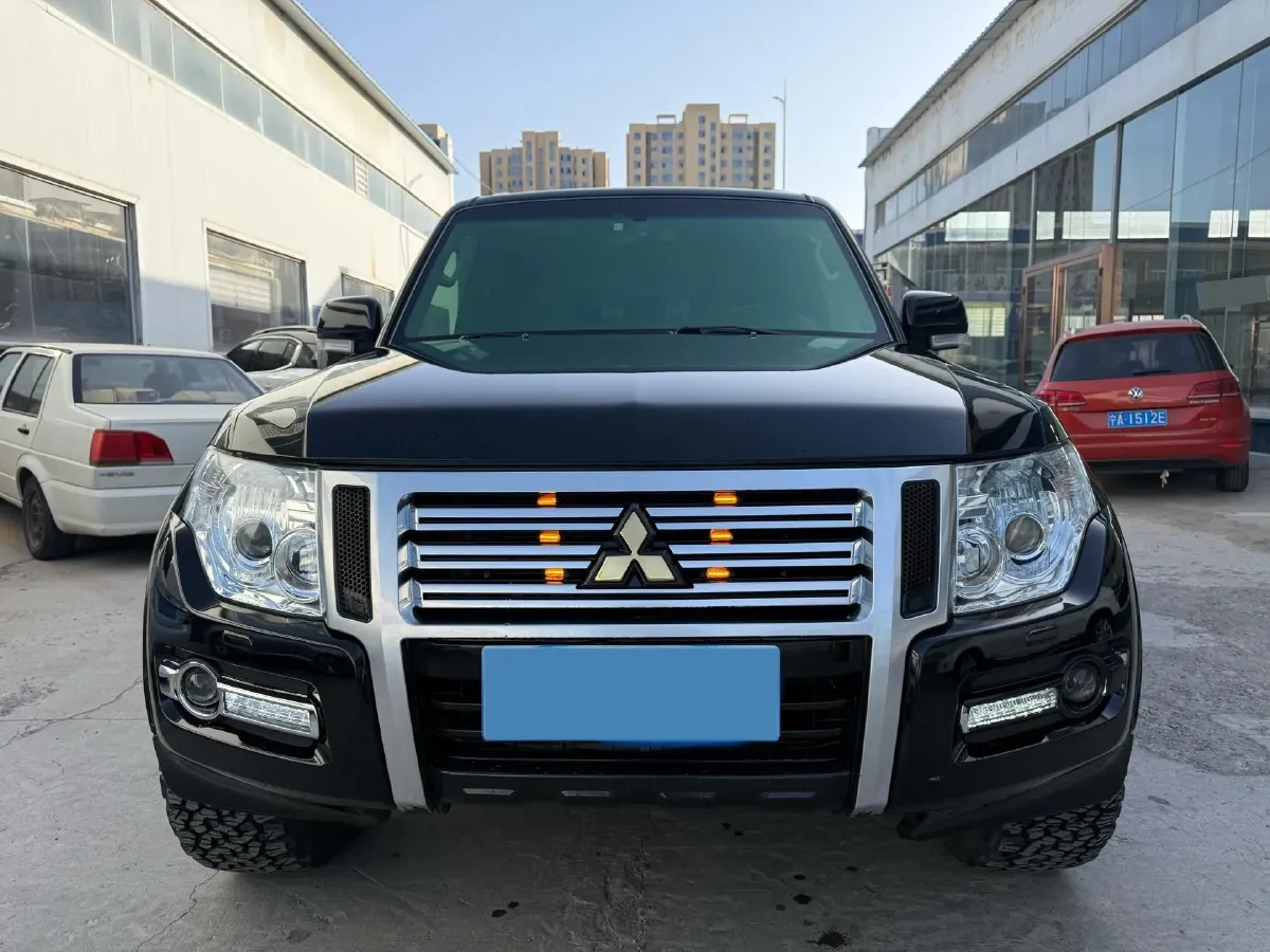 2020 Mitsubishi Pajero 3.0L 174HP V6 5AT,autocango,china used car exporter,china ev exporter,chinese used car exporter,chinese used ev exporter