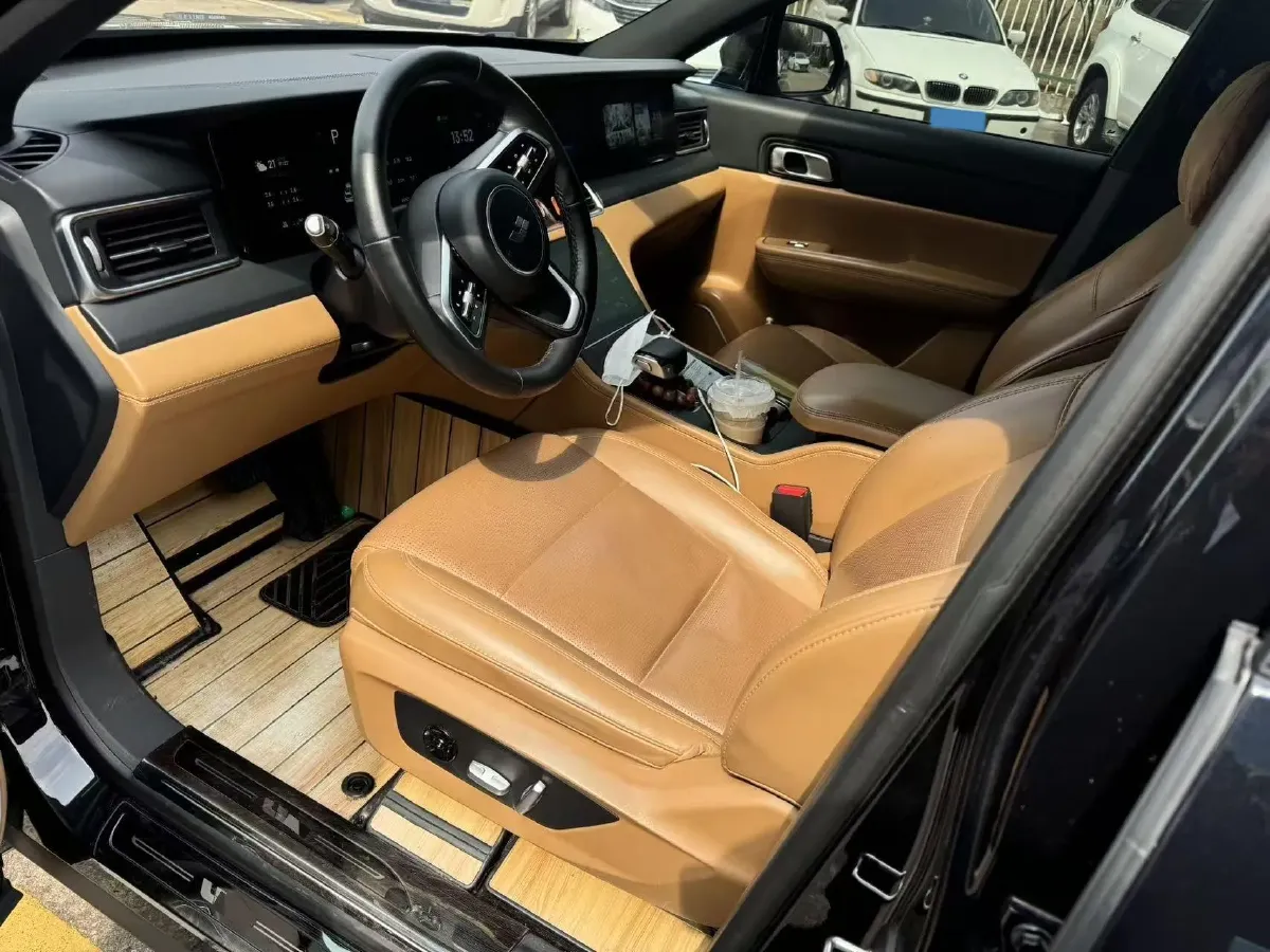 2021 Li ONE Range Extended 131HP REEV 40.5KWH,autocango,china used car exporter,china ev exporter,chinese used car exporter,chinese used ev exporter