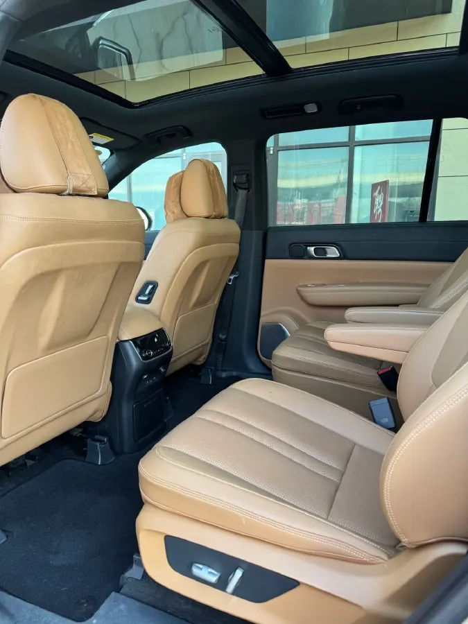 2020 Li ONE Range Extended 131HP REEV 40.5KWH,autocango,china used car exporter,china ev exporter,chinese used car exporter,chinese used ev exporter