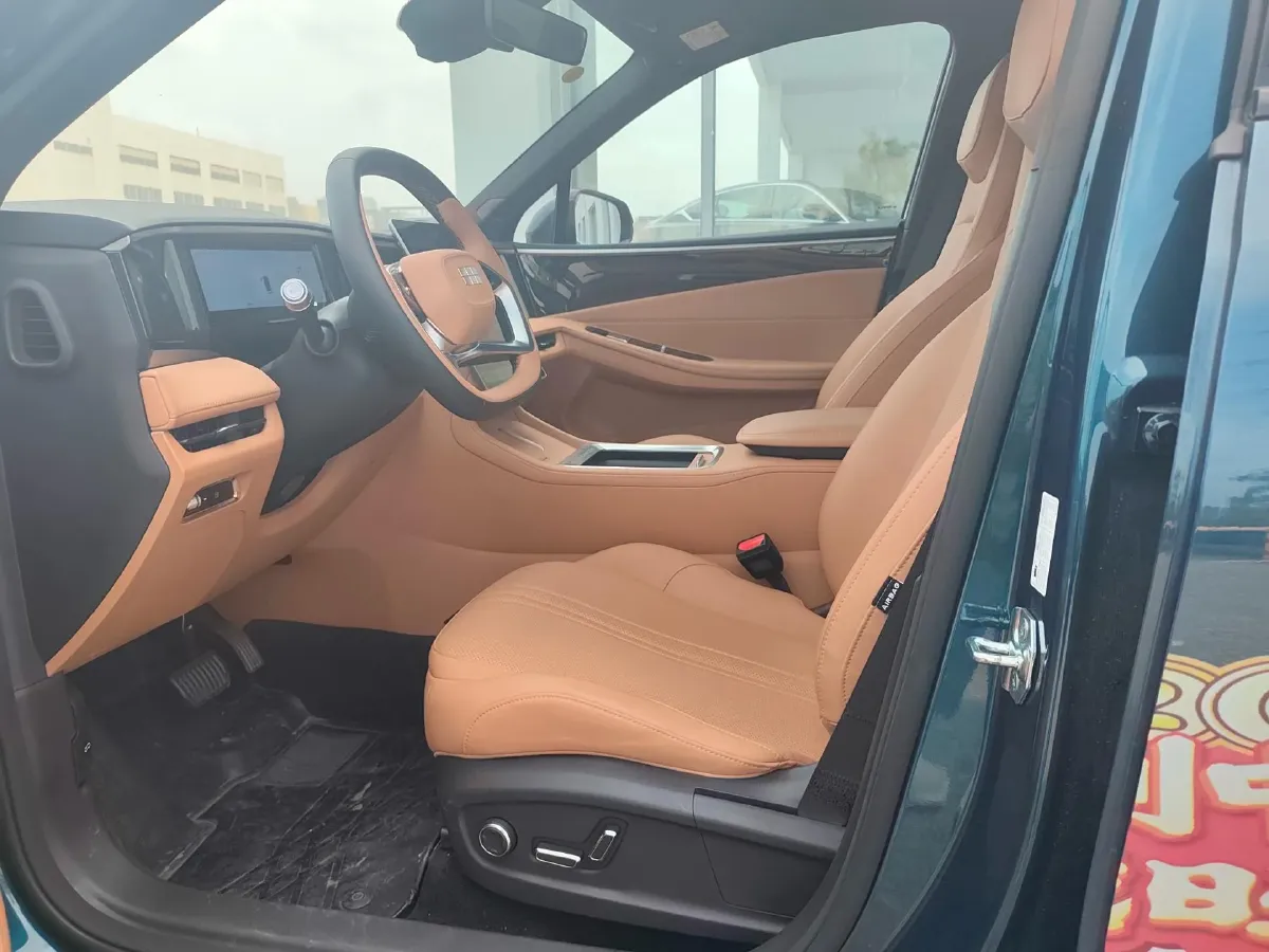 2025 Geely Galaxy L7 1.5L 112HP L4 1DHT PHEV 18.4KWH,autocango,china used car exporter,china ev exporter,chinese used car exporter,chinese used ev exporter