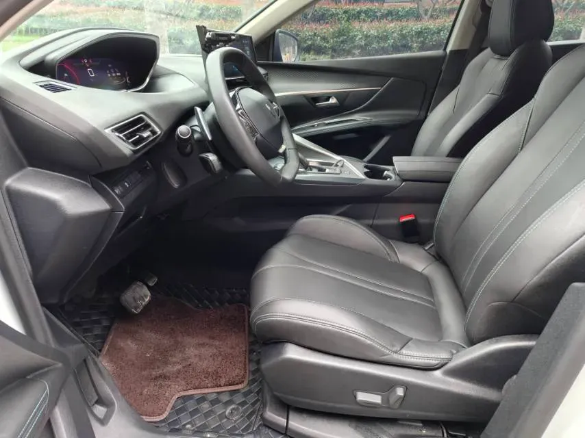 2023 Peugeot 5008 1.8T 211HP L4 8AT,autocango,china used car exporter,china ev exporter,chinese used car exporter,chinese used ev exporter