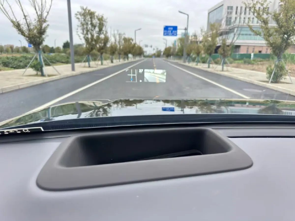 2023 Li L9 Range Extended 154HP REEV 42.6KWH,autocango,china used car exporter,china ev exporter,chinese used car exporter,chinese used ev exporter