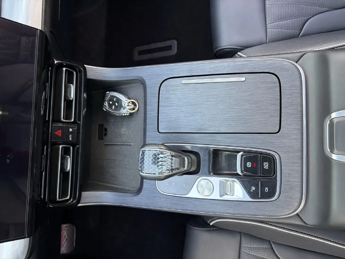 2022 GAC Trumpchi GS8 2.0T 252HP L4 8AT,autocango,china used car exporter,china ev exporter,chinese used car exporter,chinese used ev exporter