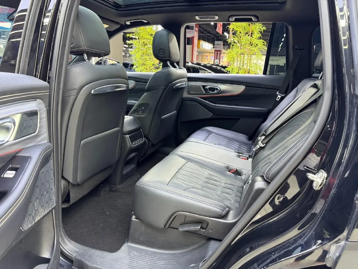 2022 GAC Trumpchi GS8 2.0T 252HP L4 8AT,autocango,china used car exporter,china ev exporter,chinese used car exporter,chinese used ev exporter