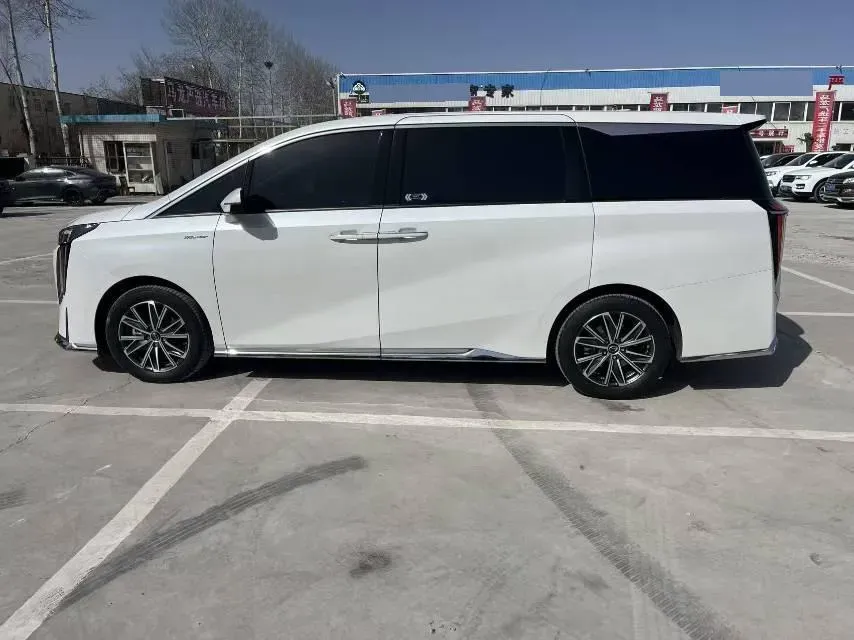 2024 GAC Trumpchi M8 2.0T 252HP L4 8AT,autocango,china used car exporter,china ev exporter,chinese used car exporter,chinese used ev exporter