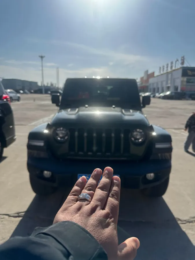 2022 Jeep Wrangler 2.0T 266HP L4 8AT,autocango,china used car exporter,china ev exporter,chinese used car exporter,chinese used ev exporter
