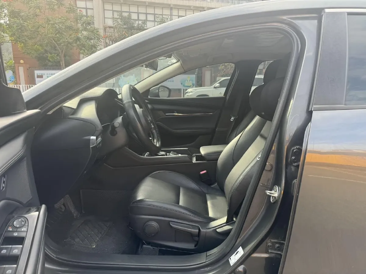2020 Mazda 3 Axela 2.0L 158HP L4 6AT,autocango,china used car exporter,china ev exporter,chinese used car exporter,chinese used ev exporter