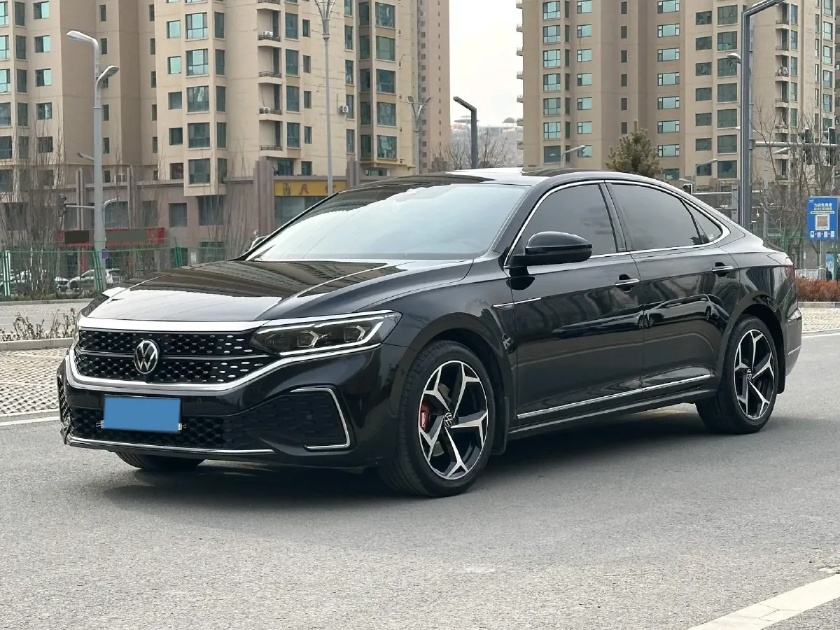 2023 Volkswagen Passat 2.0T 186HP L4 7DCT,autocango,china used car exporter,china ev exporter,chinese used car exporter,chinese used ev exporter