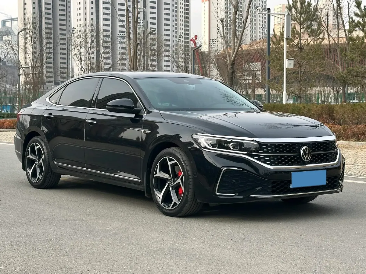 2023 Volkswagen Passat 2.0T 186HP L4 7DCT,autocango,china used car exporter,china ev exporter,chinese used car exporter,chinese used ev exporter