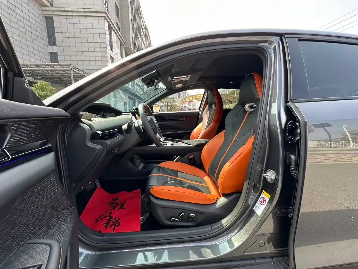 2024 ChangAn UNI-V 1.5T 188HP L4 7DCT,autocango,china used car exporter,china ev exporter,chinese used car exporter,chinese used ev exporter