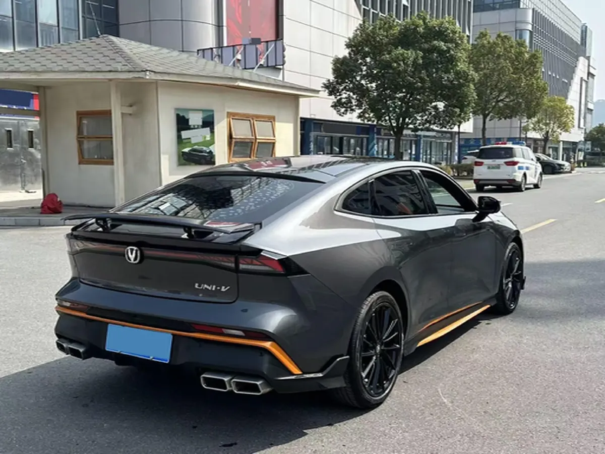 2024 ChangAn UNI-V 1.5T 188HP L4 7DCT,autocango,china used car exporter,china ev exporter,chinese used car exporter,chinese used ev exporter
