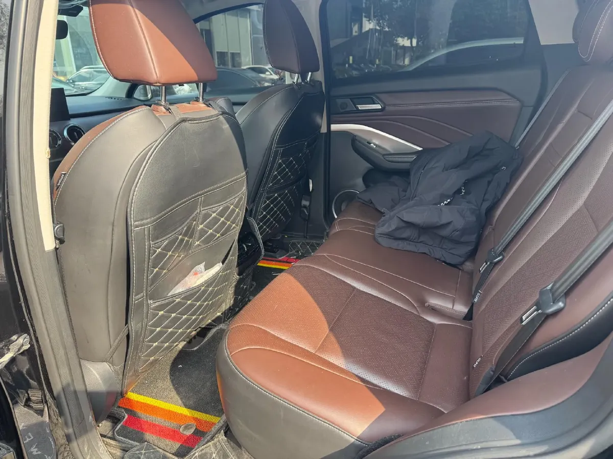 2021 WEY VV6 2.0T 227HP L4 7DCT,autocango,china used car exporter,china ev exporter,chinese used car exporter,chinese used ev exporter