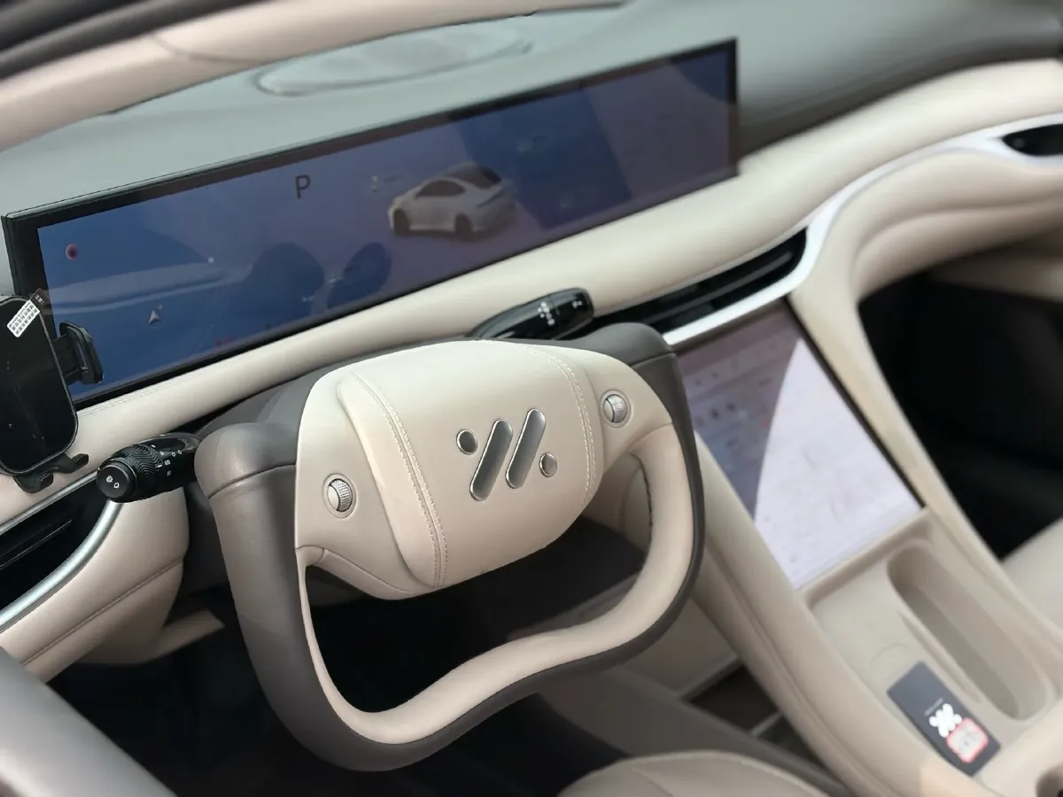 2024 IM L6 BEV 75KWH,autocango,china used car exporter,china ev exporter,chinese used car exporter,chinese used ev exporter