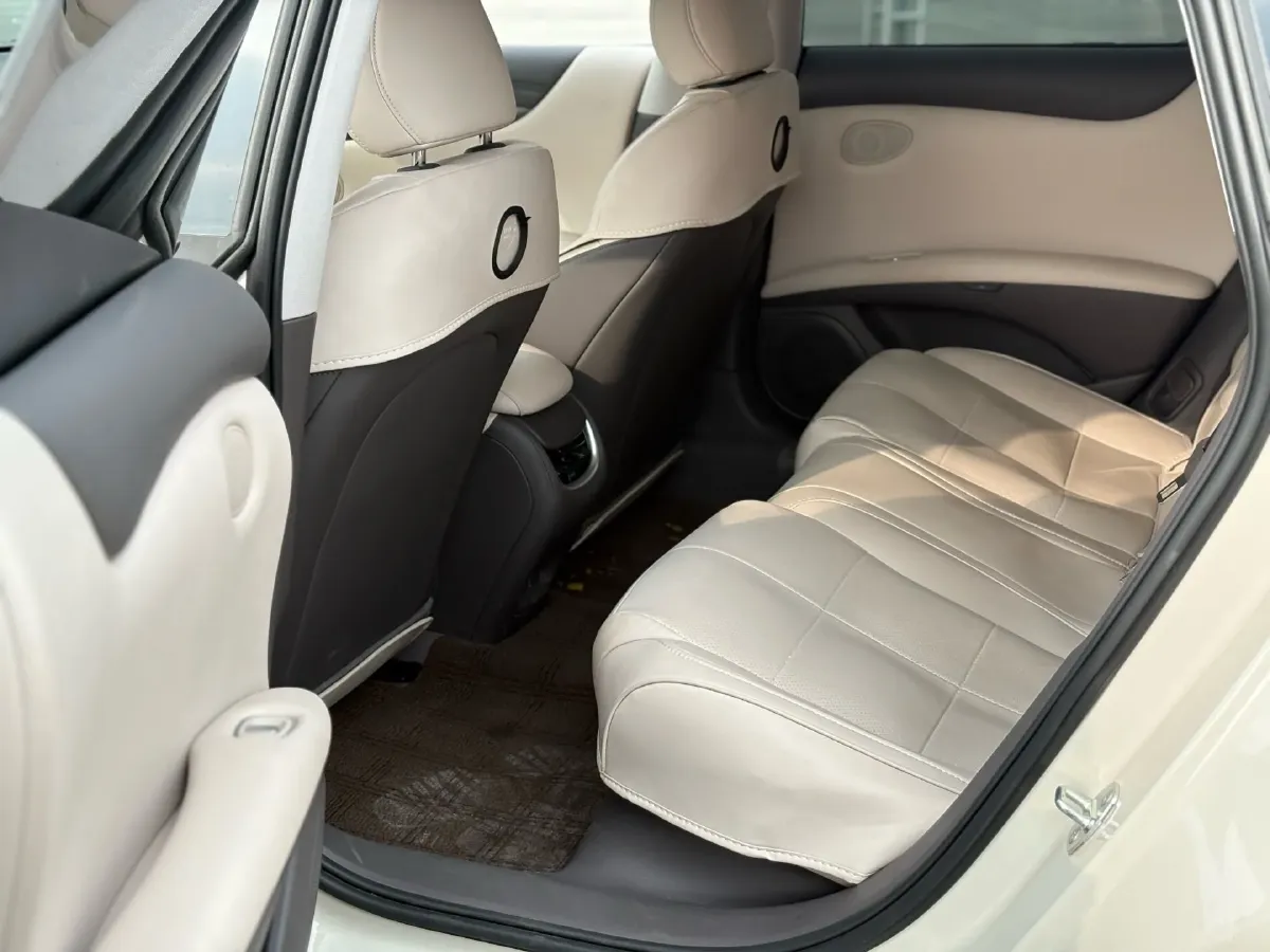 2024 IM L6 BEV 75KWH,autocango,china used car exporter,china ev exporter,chinese used car exporter,chinese used ev exporter