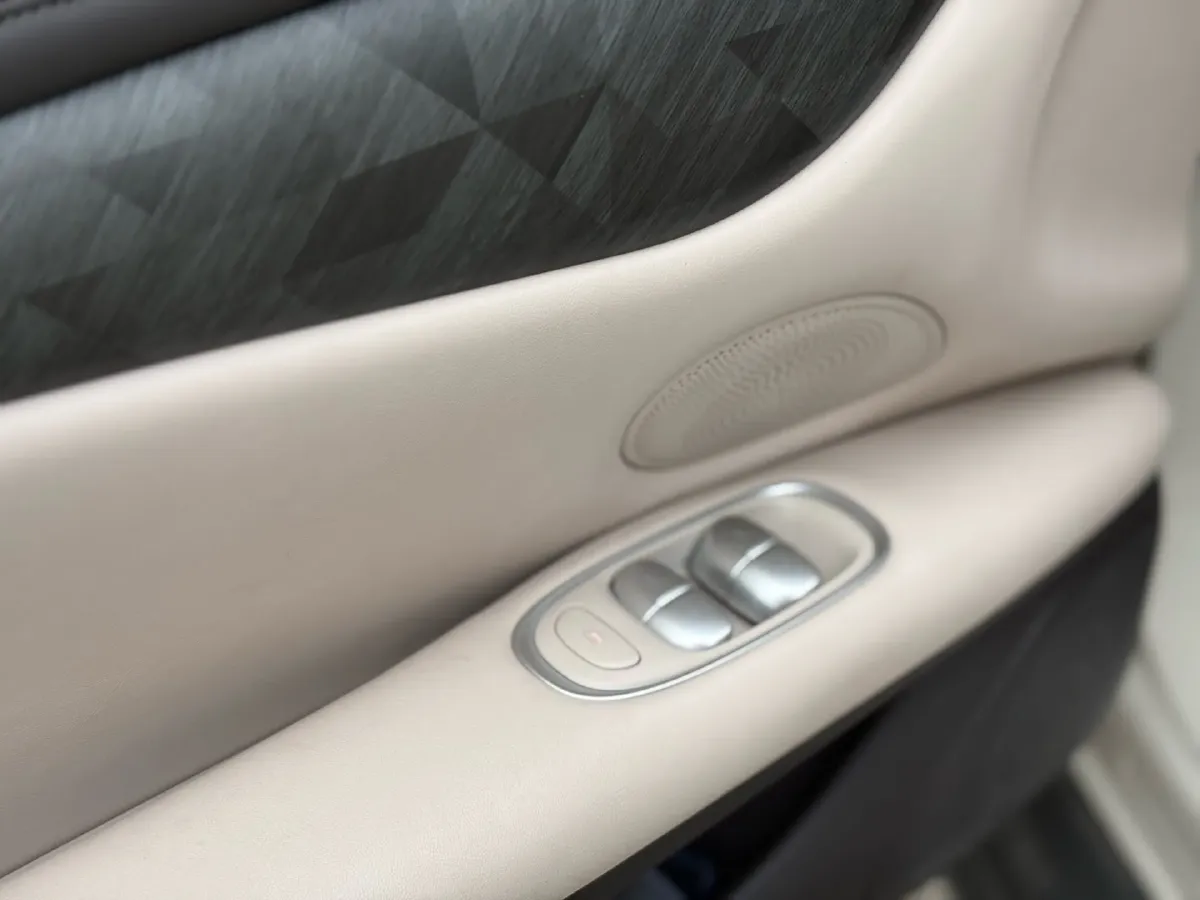 2024 IM L6 BEV 75KWH,autocango,china used car exporter,china ev exporter,chinese used car exporter,chinese used ev exporter