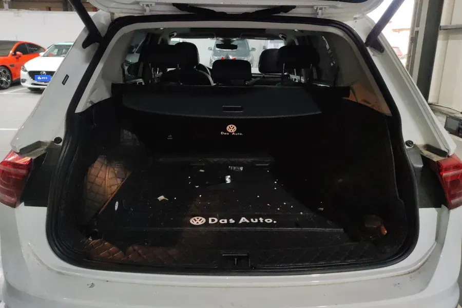 2023 Volkswagen Tiguan L 2.0T 186HP L4 7DCT,autocango,china used car exporter,china ev exporter,chinese used car exporter,chinese used ev exporter