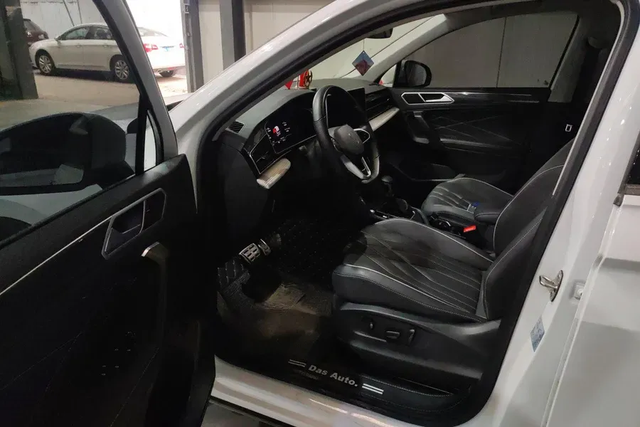 2023 Volkswagen Tiguan L 2.0T 186HP L4 7DCT,autocango,china used car exporter,china ev exporter,chinese used car exporter,chinese used ev exporter