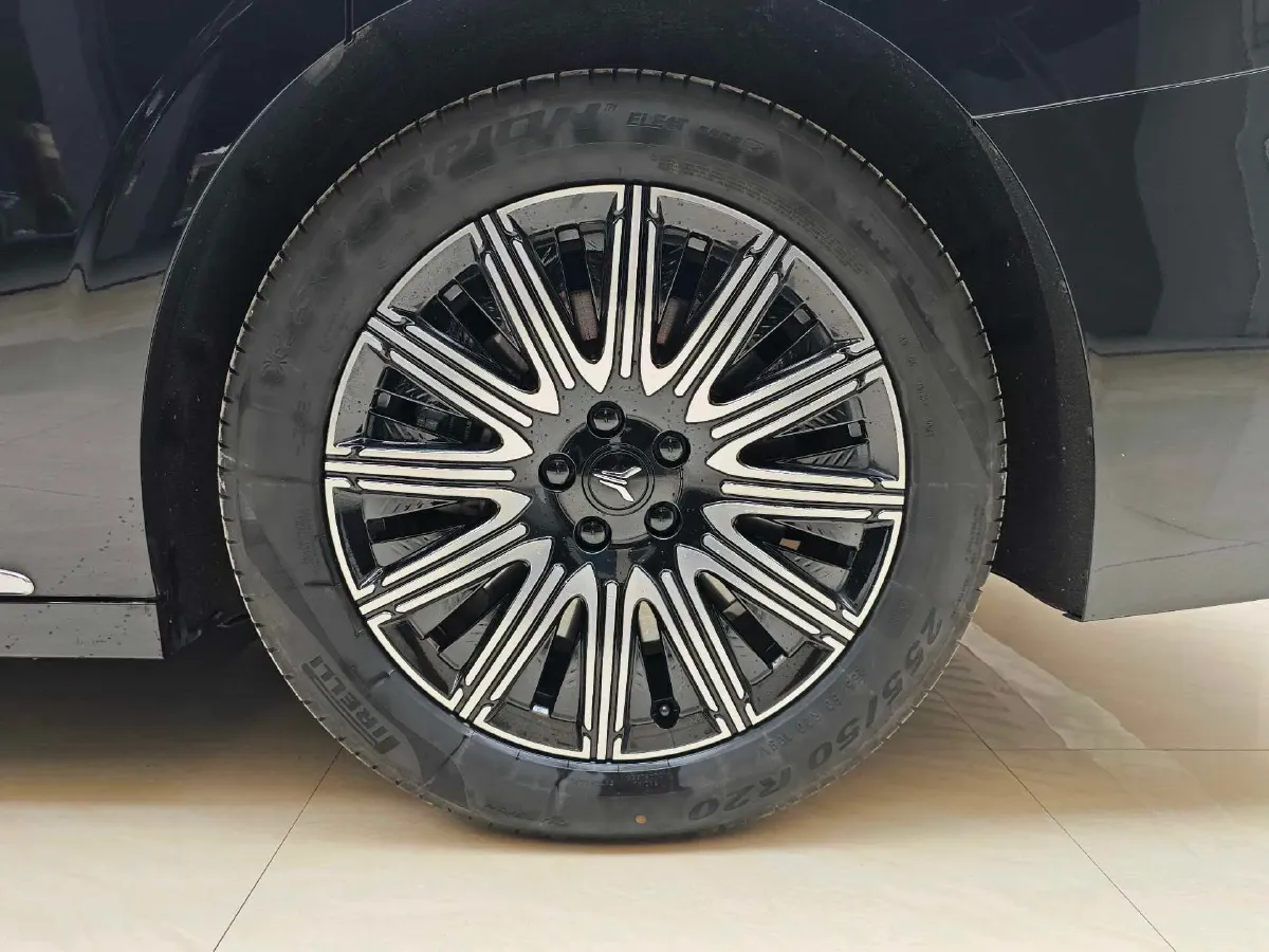 2025 Voyah Dream BEV 108.7KWH,autocango,china used car exporter,china ev exporter,chinese used car exporter,chinese used ev exporter