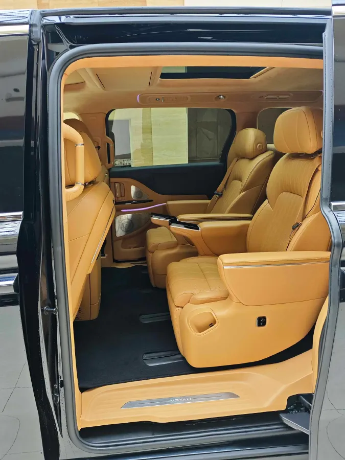 2025 Voyah Dream BEV 108.7KWH,autocango,china used car exporter,china ev exporter,chinese used car exporter,chinese used ev exporter