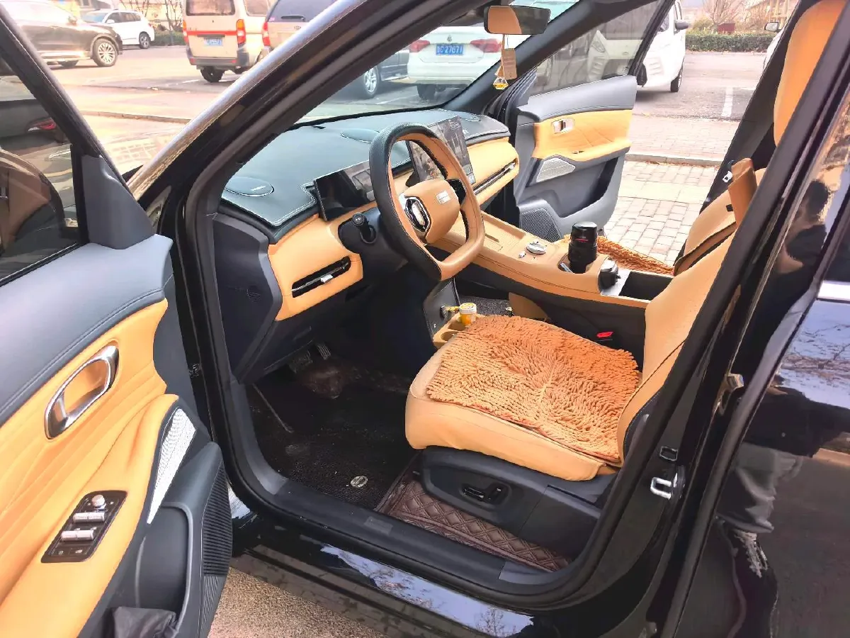 2025 LanDian E5 PLUS 1.5L 95HP L4 E-CVT PHEV 25KWH,autocango,china used car exporter,china ev exporter,chinese used car exporter,chinese used ev exporter