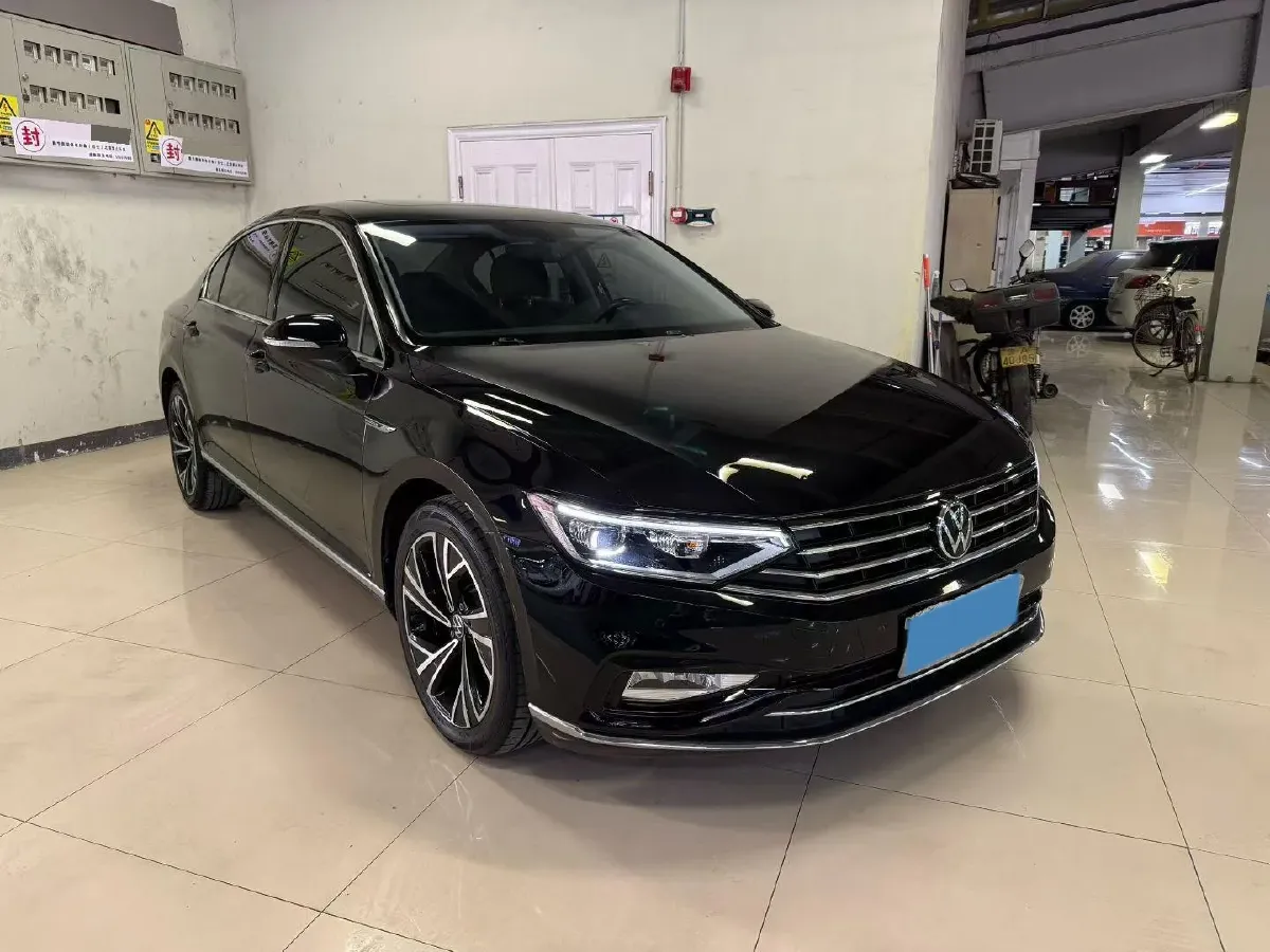 2020 Volkswagen Magotan 2.0T 186HP L4 7DCT,autocango,china used car exporter,china ev exporter,chinese used car exporter,chinese used ev exporter