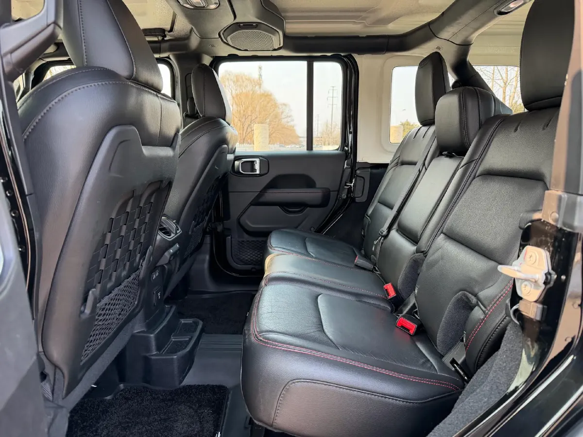 2019 Jeep Wrangler 2.0T 266HP L4 8AT,autocango,china used car exporter,china ev exporter,chinese used car exporter,chinese used ev exporter