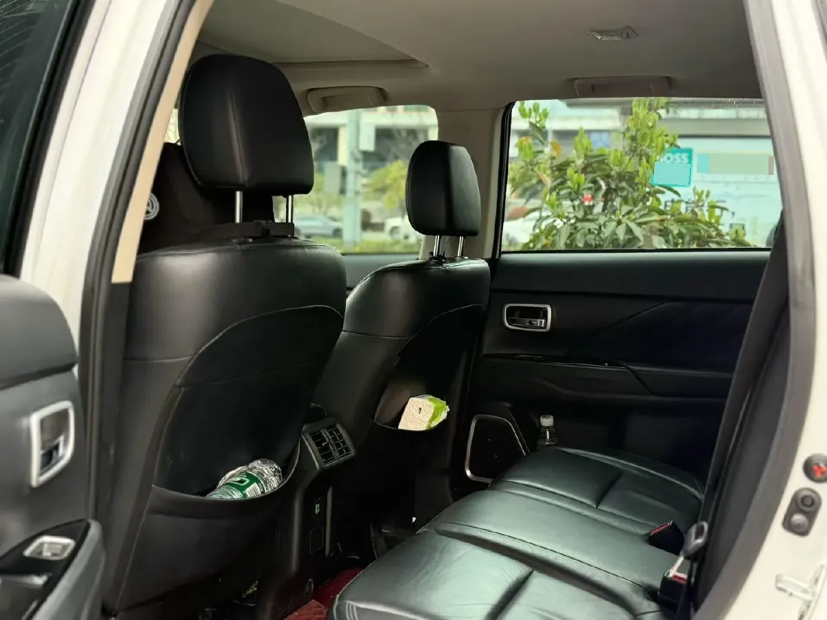 2019 Mitsubishi Outlander 2.4L 192HP L4 CVT,autocango,china used car exporter,china ev exporter,chinese used car exporter,chinese used ev exporter