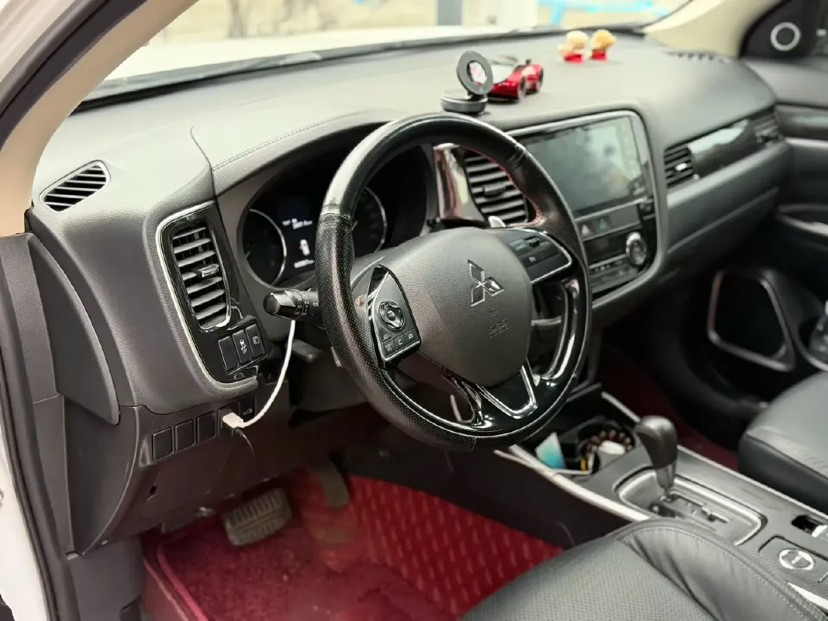 2019 Mitsubishi Outlander 2.4L 192HP L4 CVT,autocango,china used car exporter,china ev exporter,chinese used car exporter,chinese used ev exporter