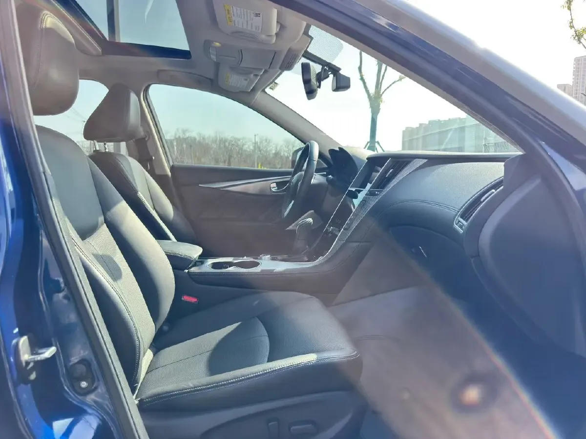 2022 Infiniti Q50L 2.0T 211HP L4 7AT,autocango,china used car exporter,china ev exporter,chinese used car exporter,chinese used ev exporter