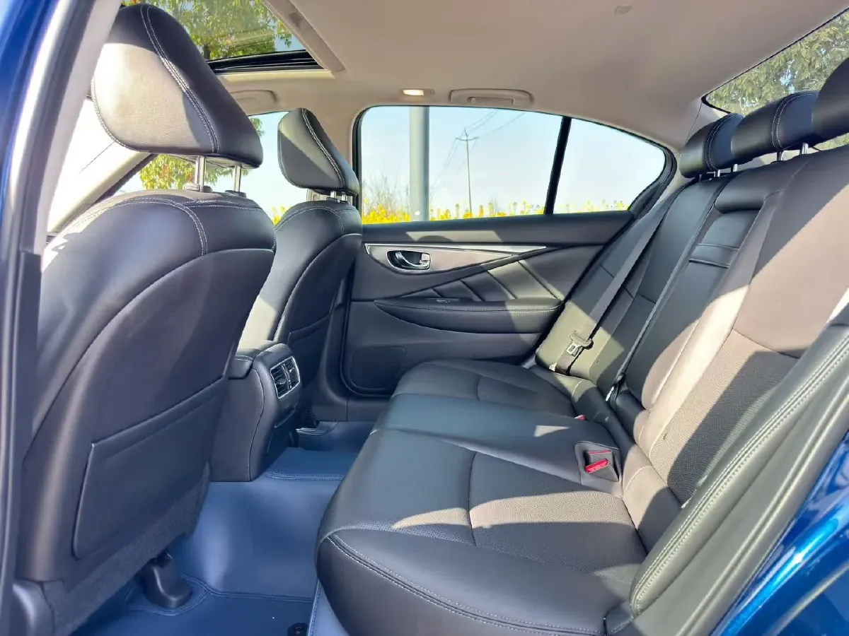 2022 Infiniti Q50L 2.0T 211HP L4 7AT,autocango,china used car exporter,china ev exporter,chinese used car exporter,chinese used ev exporter