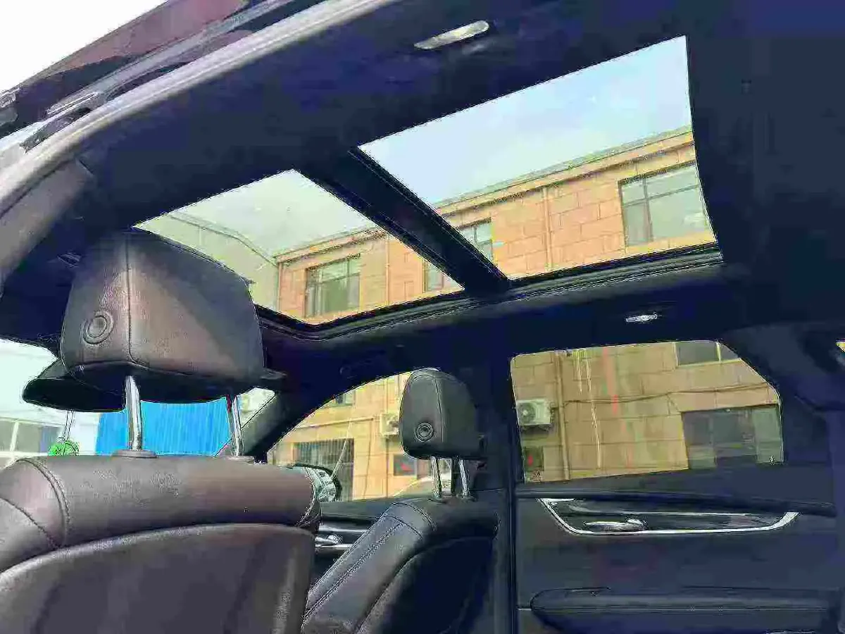 2022 Cadillac XT5 2.0T 237HP L4 9AT,autocango,china used car exporter,china ev exporter,chinese used car exporter,chinese used ev exporter