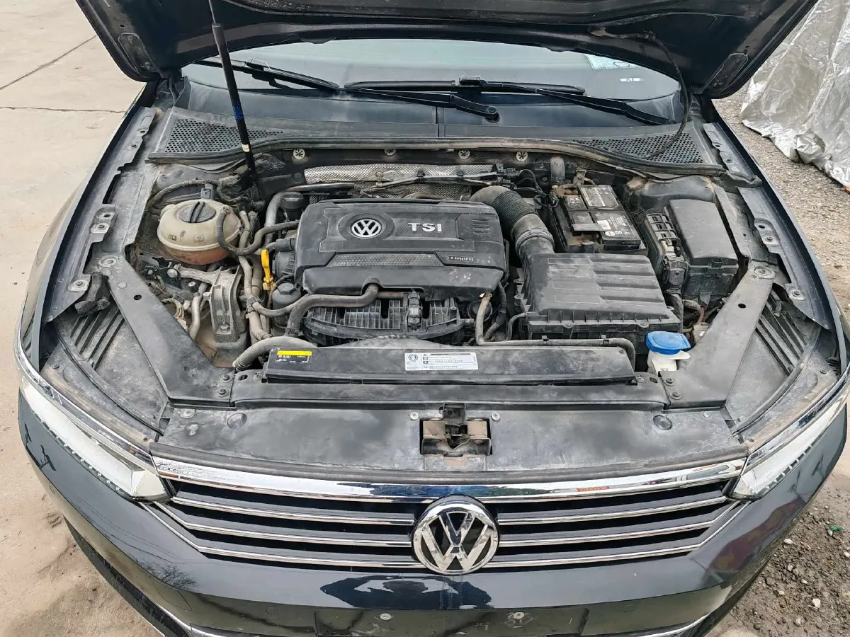2018 Volkswagen Magotan 1.8T 180HP L4 7DCT,autocango,china used car exporter,china ev exporter,chinese used car exporter,chinese used ev exporter