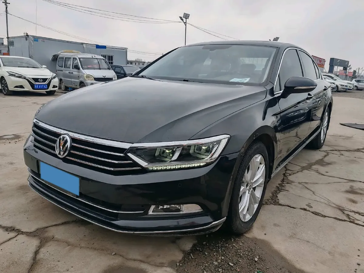 2018 Volkswagen Magotan 1.8T 180HP L4 7DCT,autocango,china used car exporter,china ev exporter,chinese used car exporter,chinese used ev exporter