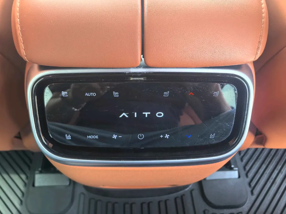 2024 AITO AITO M7 1.5T 152HP L4 REEV 42KWH,autocango,china used car exporter,china ev exporter,chinese used car exporter,chinese used ev exporter