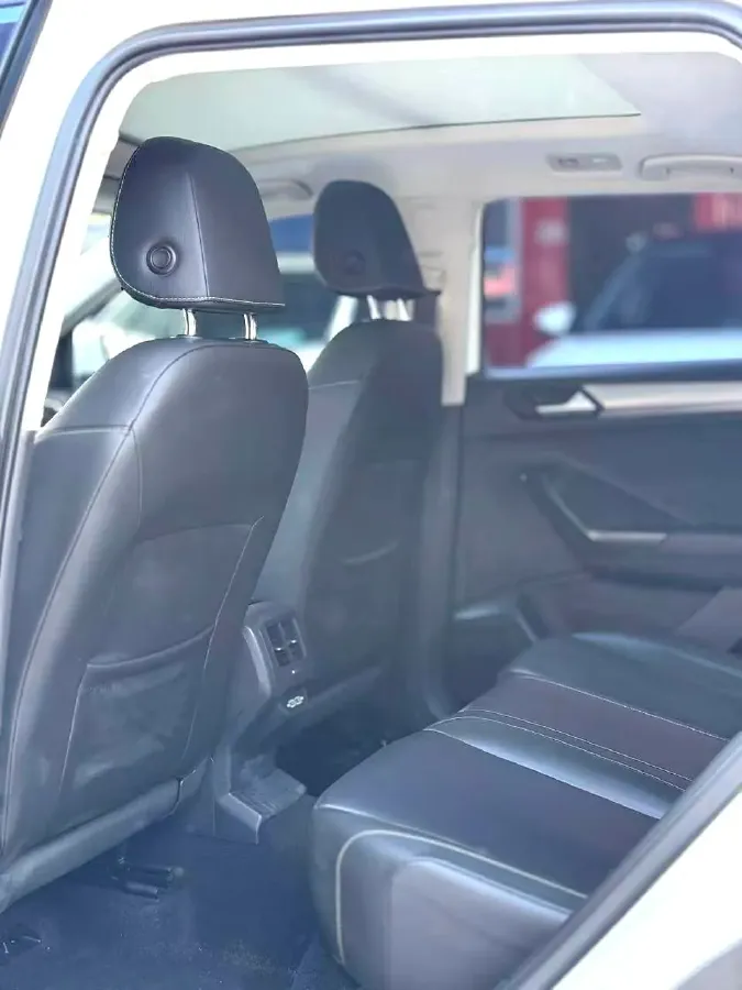 2022 Volkswagen T-Roc 1.4T 150HP L4 7DCT,autocango,china used car exporter,china ev exporter,chinese used car exporter,chinese used ev exporter