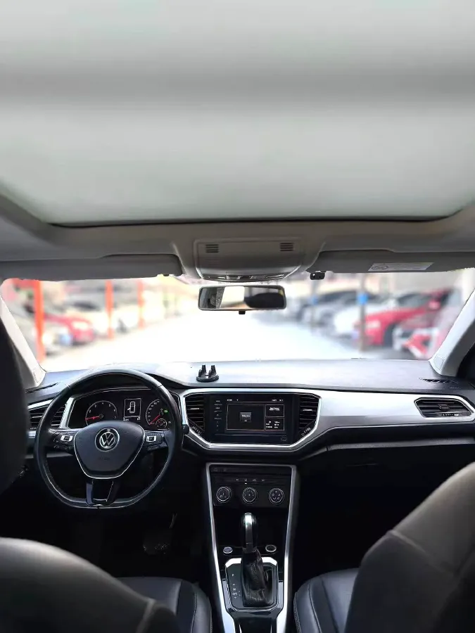 2022 Volkswagen T-Roc 1.4T 150HP L4 7DCT,autocango,china used car exporter,china ev exporter,chinese used car exporter,chinese used ev exporter