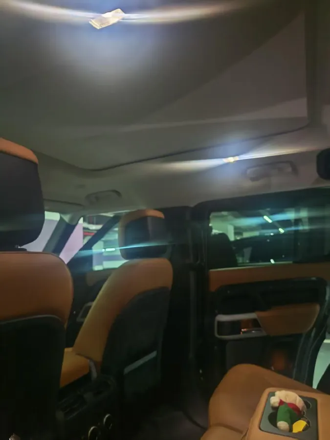 2023 Land Rover Defender 3.0T 400HP L6 8AT,autocango,china used car exporter,china ev exporter,chinese used car exporter,chinese used ev exporter