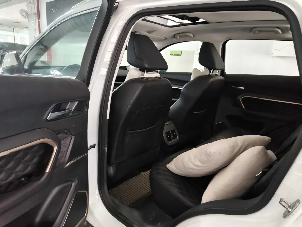 2020 Haval H6 1.5T 169HP L4 7DCT,autocango,china used car exporter,china ev exporter,chinese used car exporter,chinese used ev exporter