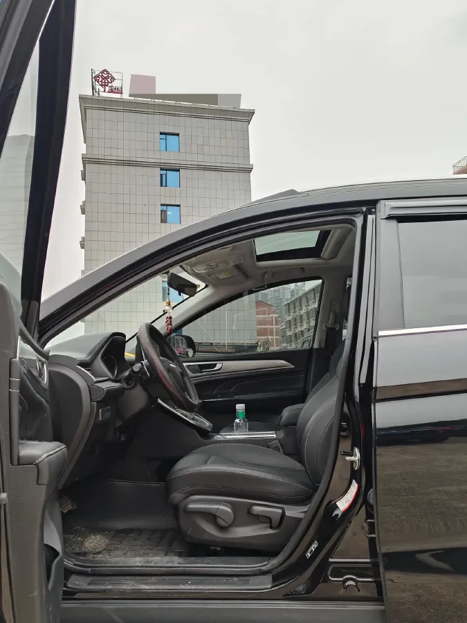 2021 Haval M6 1.5T 150HP L4 7DCT,autocango,china used car exporter,china ev exporter,chinese used car exporter,chinese used ev exporter