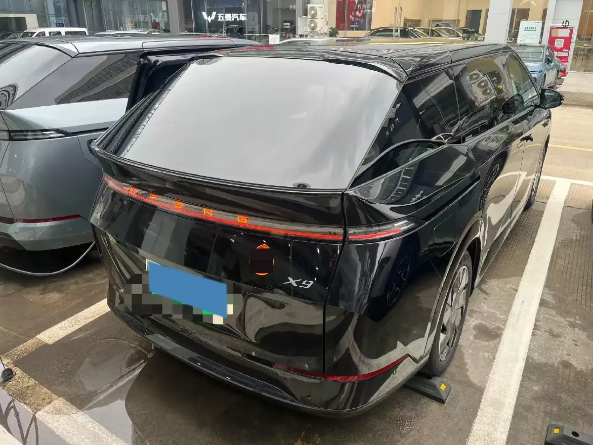 2024 Xpeng X9 BEV 84.5KWH,autocango,china used car exporter,china ev exporter,chinese used car exporter,chinese used ev exporter